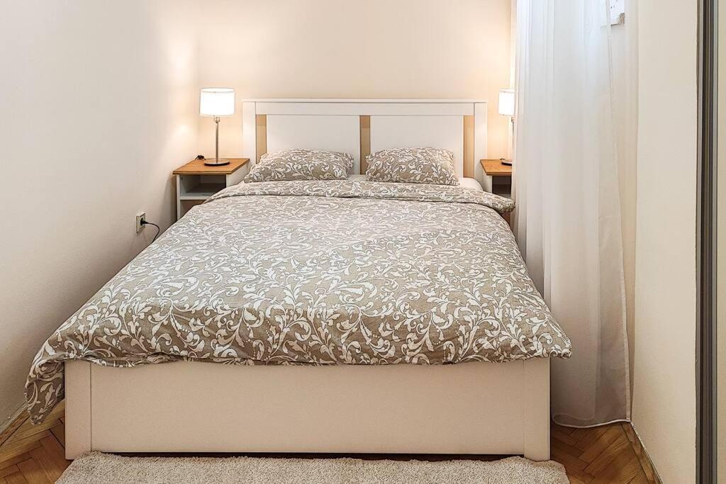 Filinhome Trg Mladenaca Novi Sad Bagian luar foto