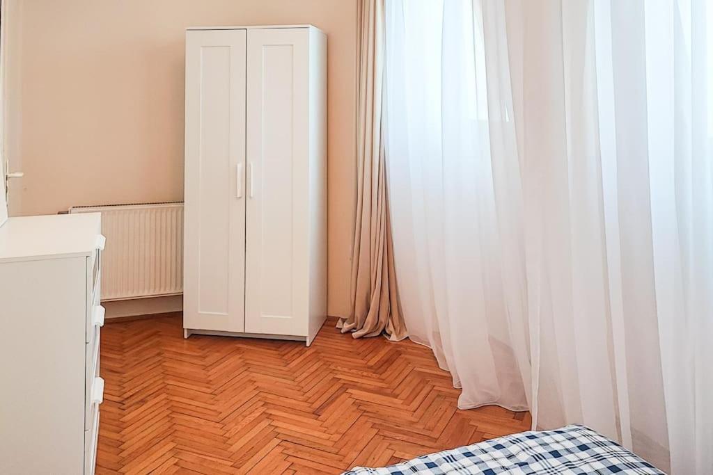Filinhome Trg Mladenaca Novi Sad Bagian luar foto