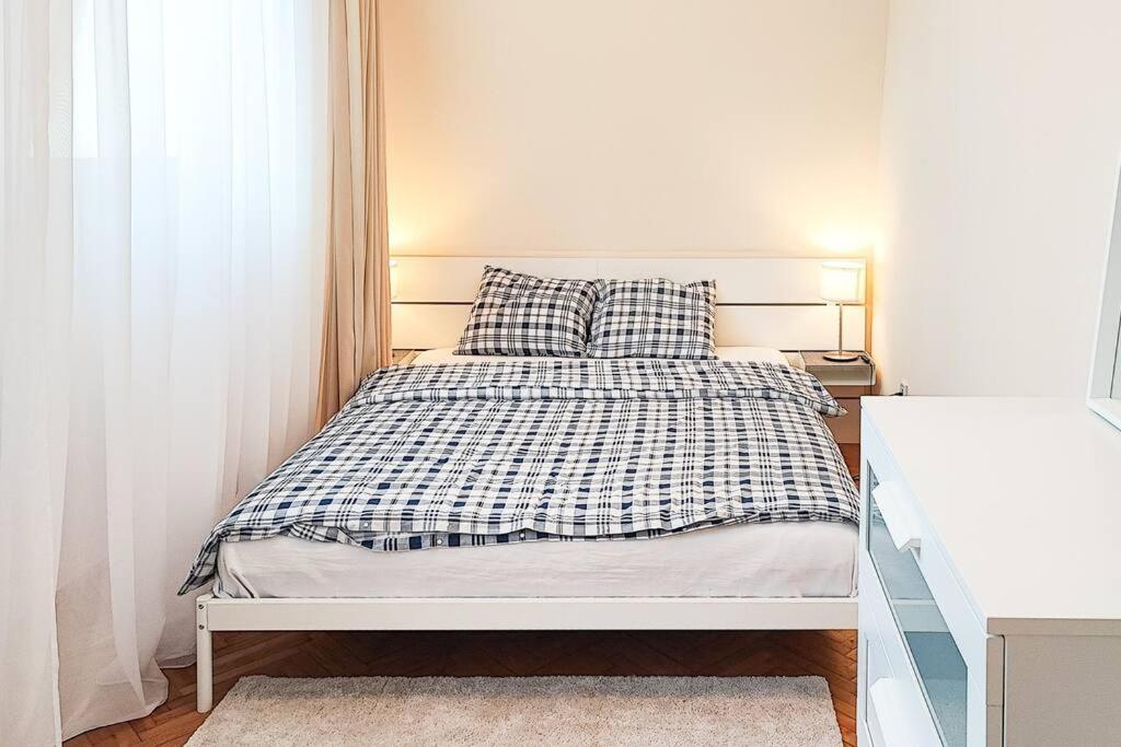 Filinhome Trg Mladenaca Novi Sad Bagian luar foto