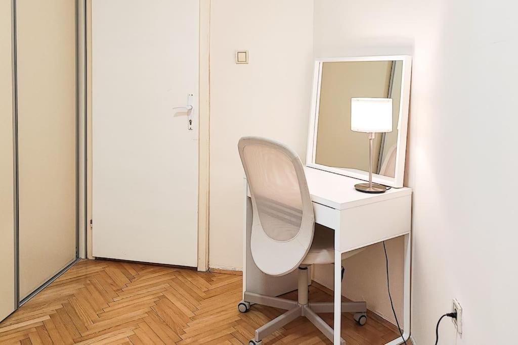 Filinhome Trg Mladenaca Novi Sad Bagian luar foto