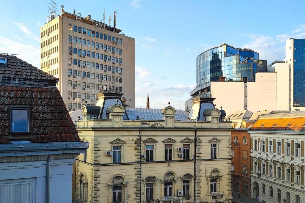 Filinhome Trg Mladenaca Novi Sad Bagian luar foto