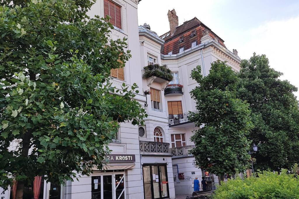 Filinhome Trg Mladenaca Novi Sad Bagian luar foto